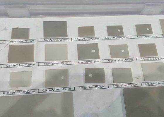 8-9 के डायलेक्ट्रिक स्थिर के लिए चिकनी एल्यूमीनियम नाइट्राइड सिरेमिक सब्सट्रेट