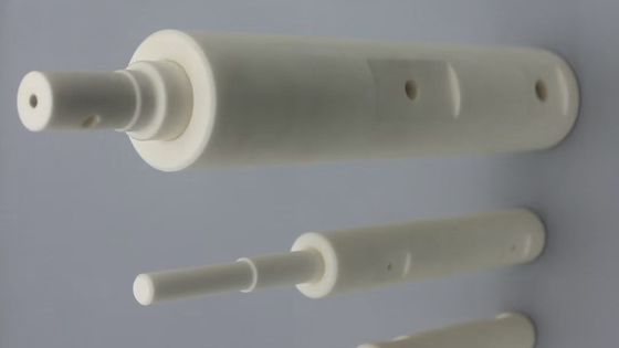 14 केवी/मिमी डाईलेक्ट्रिक स्थिर 9.6 औद्योगिक ग्रेड एल्यूमीनियम ऑक्साइड सिरेमिक