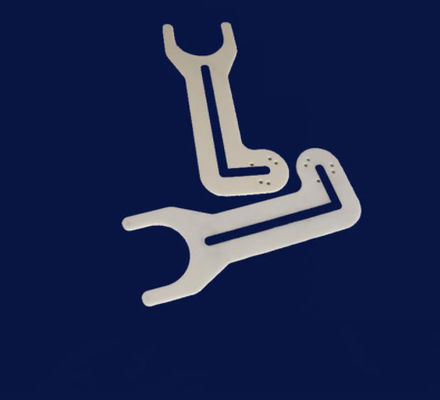 सेमीकंडक्टर डिवाइस के लिए उच्च तापमान प्रतिरोधी सिरेमिक शाखा Al2O3 एल्यूमिना प्लेट